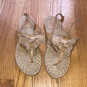 Tory Burch Nude Bow Sandals Size 7.5 - Like New
